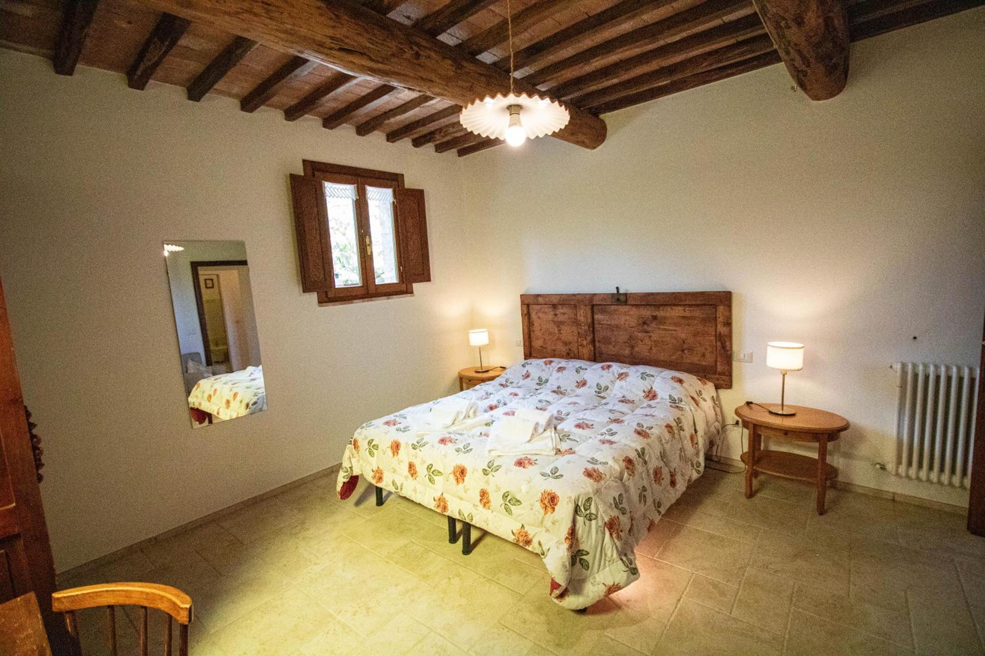 Agriturismo Biofattoria L'Upupa Montalcino Bagian luar foto